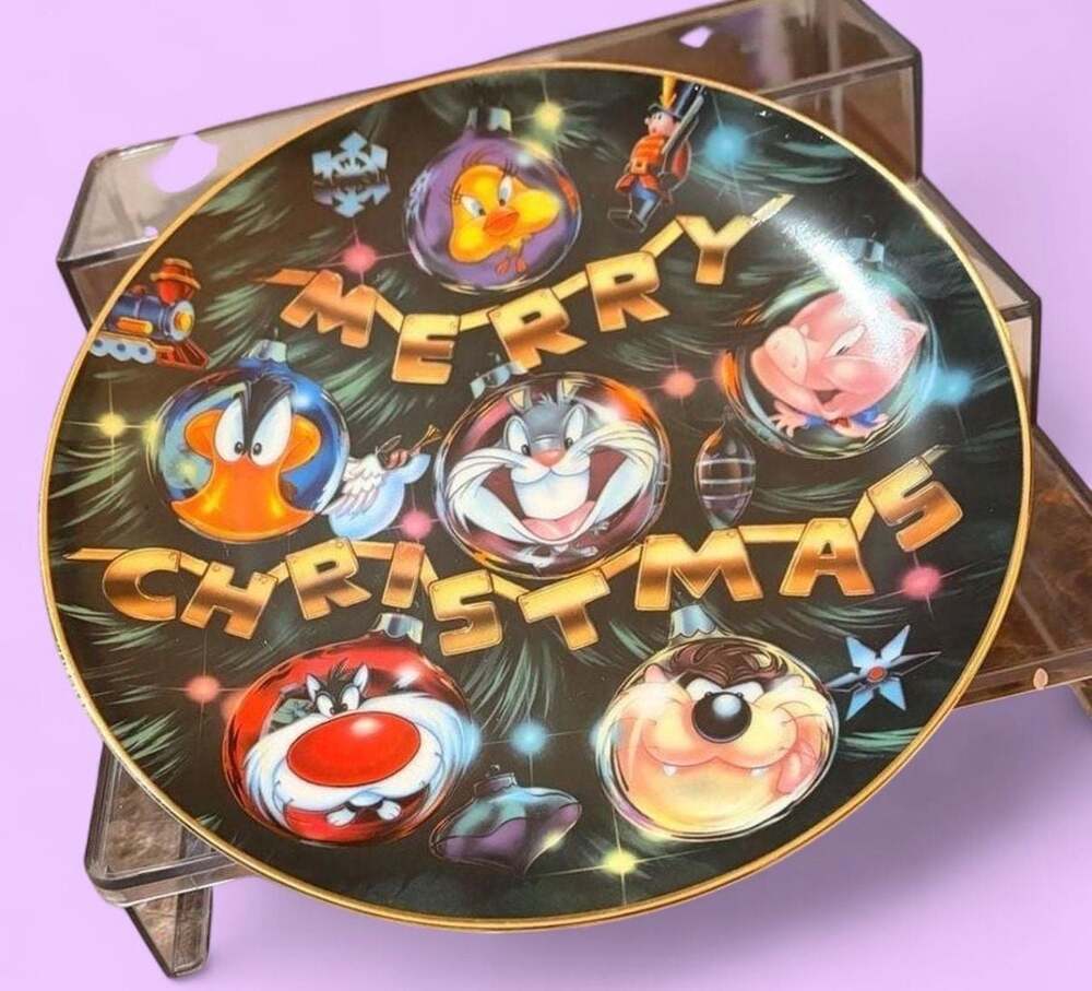 1995 Warner Bros. Studio Reflections of a Looney Christmas Limited Edition Plate